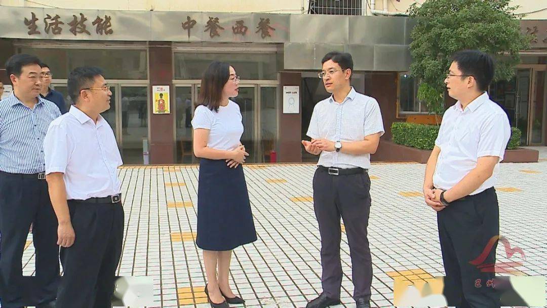 
何光平开展教师节走访慰问运动-Bsports必一体育(图8)