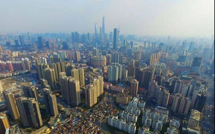 这些高校应届生可直接落“沪” 上海为何“放下身段”?‘b体育’(图2)
这些高校应届生可直接落“沪” 上海为何“放下身段”?‘b体育’(图2)