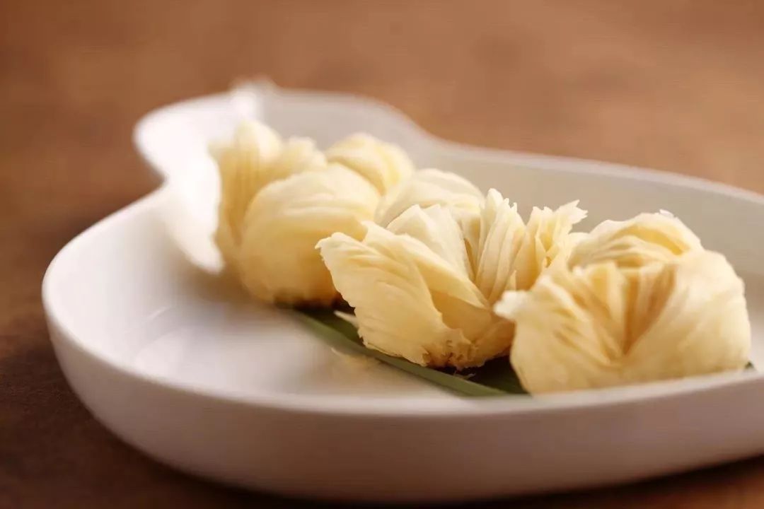 励志句子│随波逐流的同时不要忘了逆流而上 :Bsports必一体育(图1) 必一