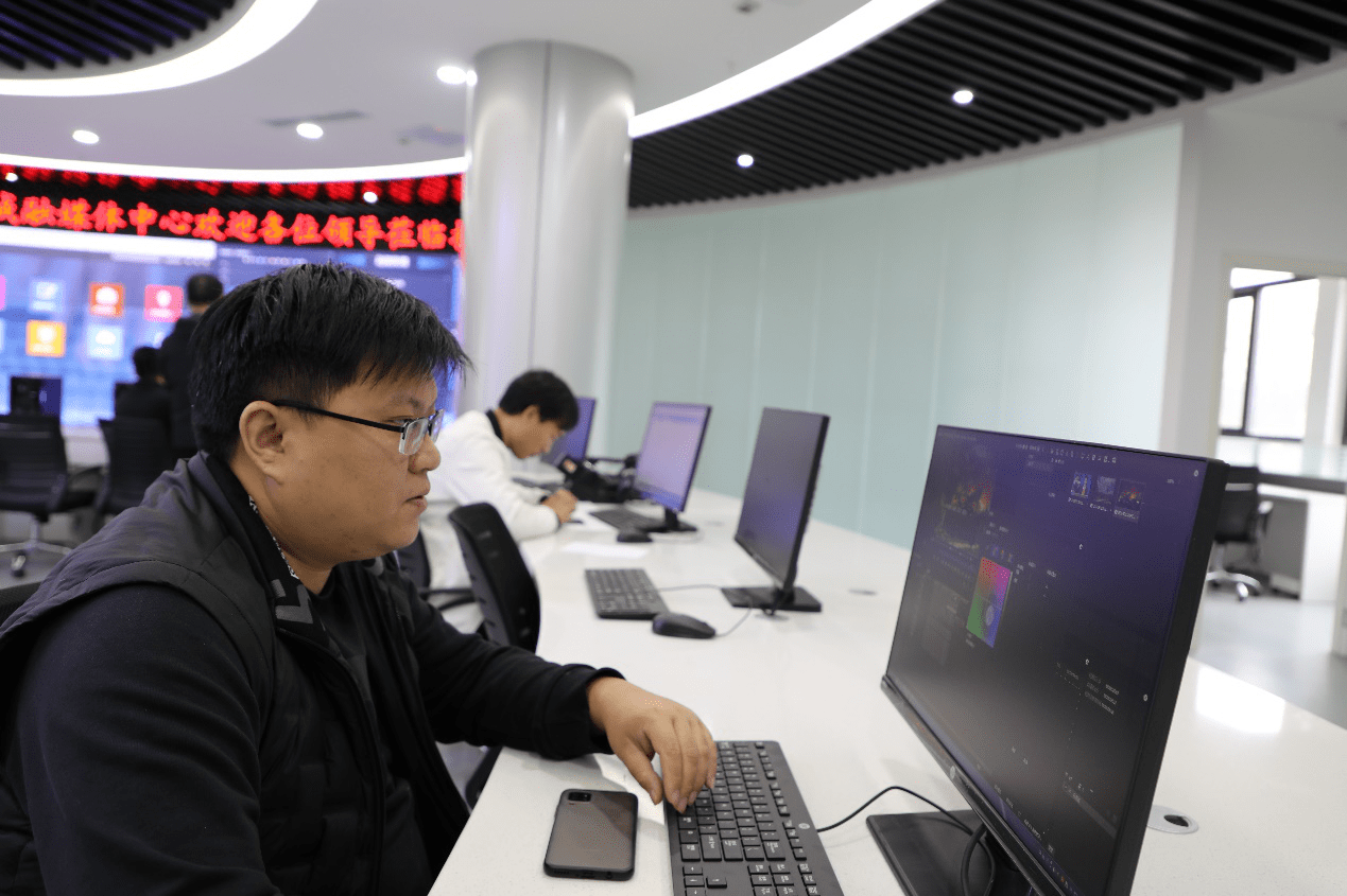 必一-
柘城融媒体中心：同心向“融” “融”荣与共(图8)