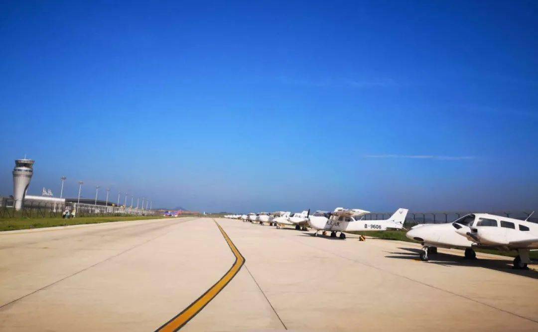 
【背后的故事】日照机场获颁“中国公务与通用航空年度十大新闻”奖_b体育(图4)