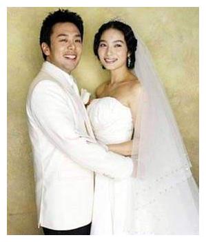 “b体育”
她是娱乐圈最惨女星 完婚13天却仳离 还遭丈夫家暴到流产！(图7)